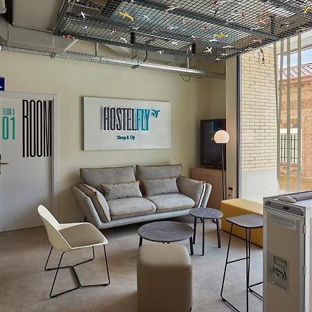 Hostelfly Madrid Dış mekan fotoğraf