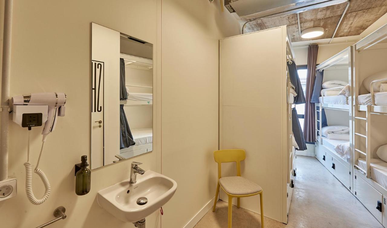 Hostelfly Madrid Dış mekan fotoğraf