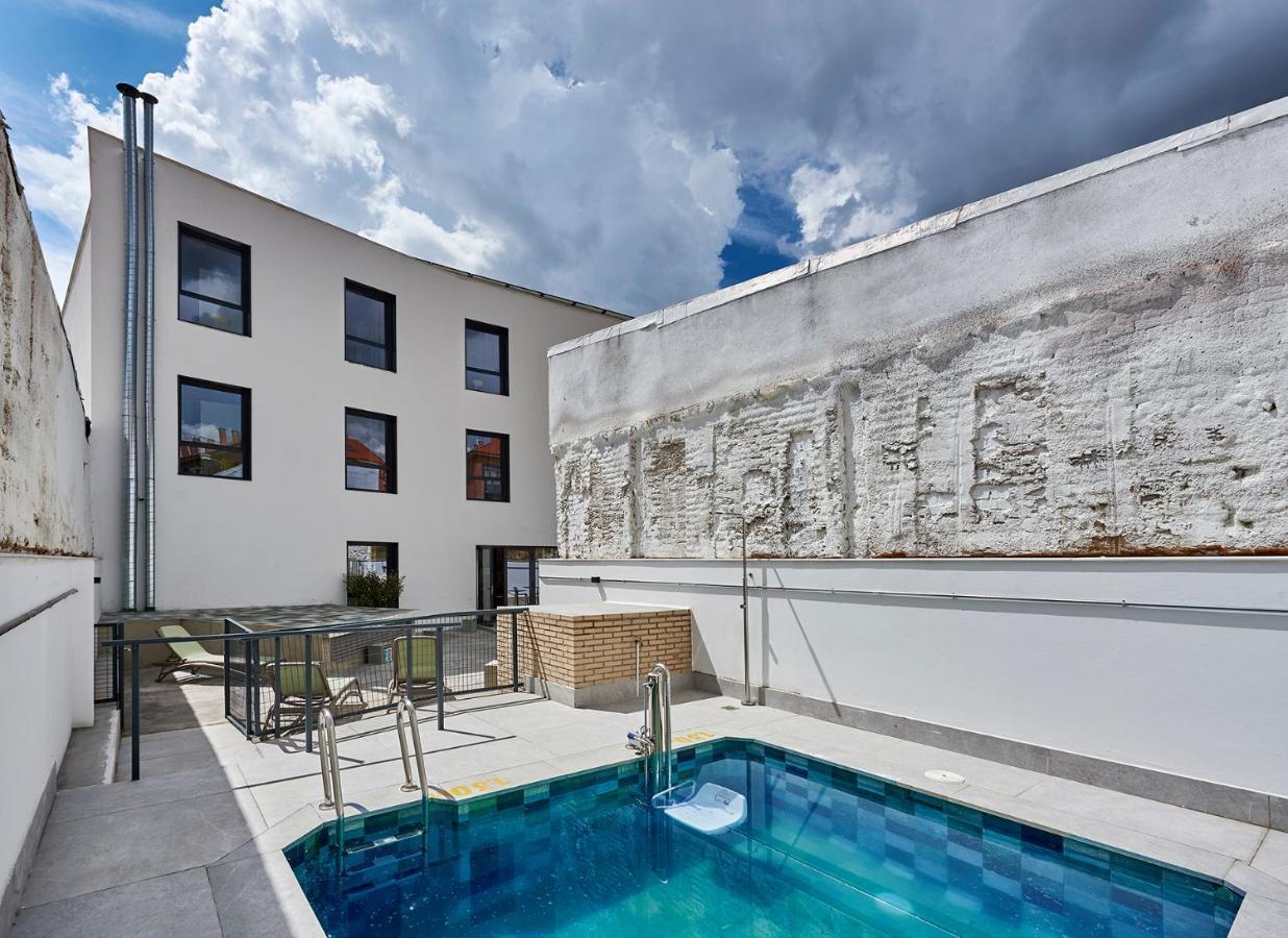 Hostelfly Madrid Dış mekan fotoğraf