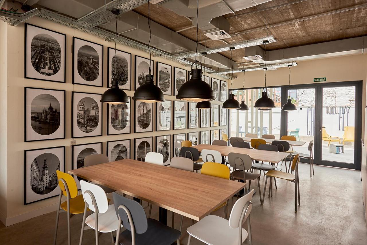 Hostelfly Madrid Dış mekan fotoğraf